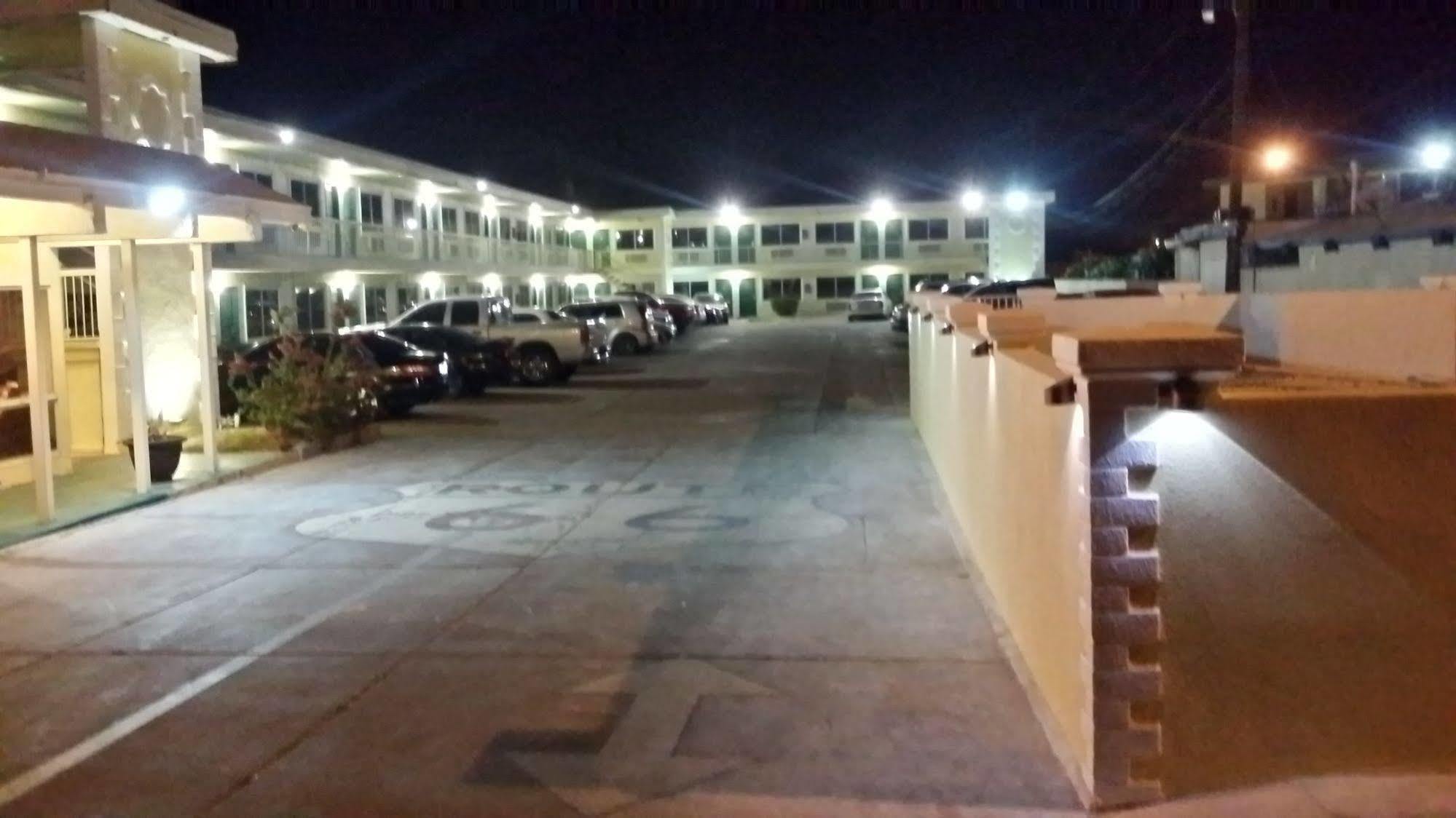 Desert Mirage Inn & Suites Needles Extérieur photo