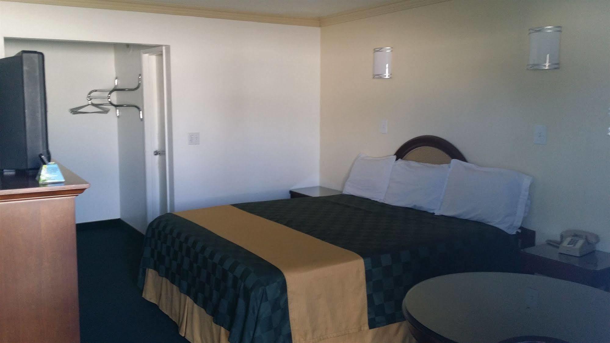 Desert Mirage Inn & Suites Needles Extérieur photo