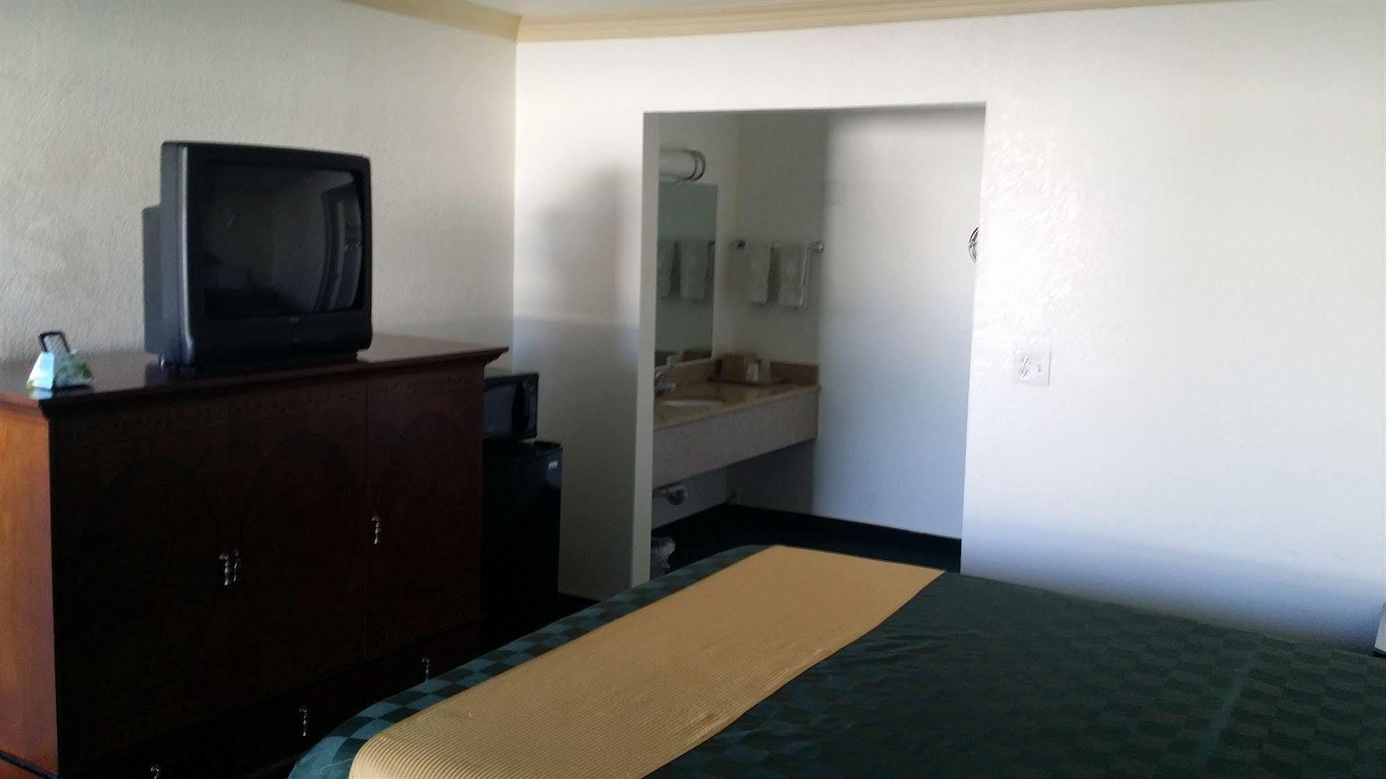 Desert Mirage Inn & Suites Needles Extérieur photo