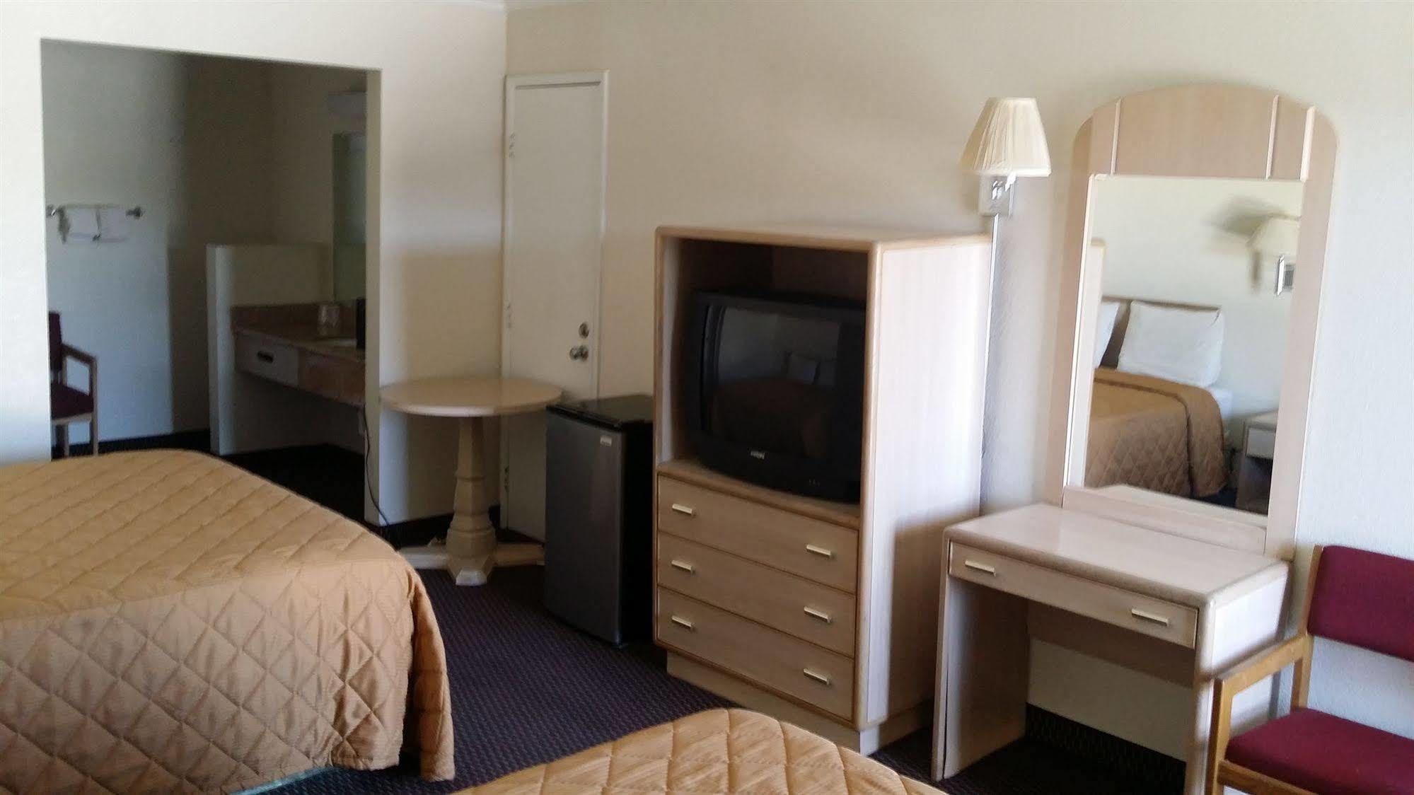 Desert Mirage Inn & Suites Needles Extérieur photo